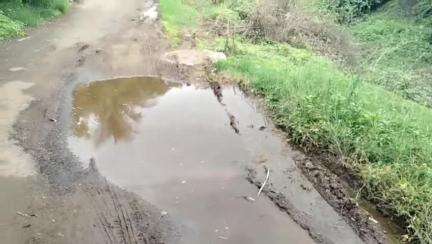 राहुरी: देवळाली हद्दीत भूमिगत गटारीसाठी खोदलेले खड्डे तात्काळ बुजवा अन्यथा उपोषण, माजी नगरसेवक कराळे यांचा इशारा #Jansamasya