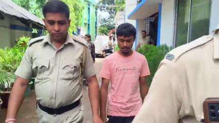 সিউড়ি ১: সুকান্ত পল্লীতে মাথা থেঁতলে খুনের ঘটনায় অভিযুক্ত যুবককে গ্রেফতার করল সিউড়ি থানার পুলিশ
