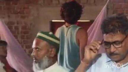 गढ़वा: गढ़वा थाना क्षेत्र के तिलदाग गांव के पास एक युवक का शव कमरे में पाइप से लटका मिला