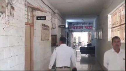 मुक्ताईनगर: मुक्ताईनगर येथील पूर्णा नदीच्या पुलावर मोटरसायकल कारचा अपघात, ४५वर्षीय इसम ठार, मुक्ताईनगर पोलिसात नोंद