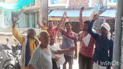 बिंदकी: औंग कस्बे में ओवर ब्रिज के नीचे सर्विस रोड में जल भराव, लोगों में नाराजगी किया प्रदर्शन #jansamasya