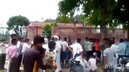 मितौली: बिजली कटौती से परेशान ग्रामीणों ने सिकंदराबाद पावर हाउस पर दिया धरना, आश्वासन मिलने के बाद धरना समाप्त हुआ