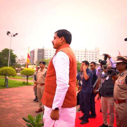 मुख्यमंत्री डॉ. मोहन यादव ने अहिल्या वाहिनी की प्रदेशव्यापी महिला वाहन रैली को हरी झंडी दिखाकर रवाना किया।