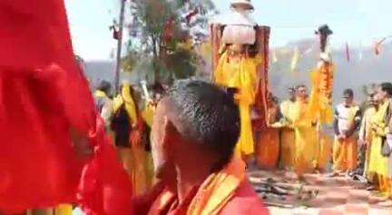 पोखरी: गजेड़ कार्तिक स्वामी मंदिर से कार्तिक स्वामी चल विग्रह मूर्ति की विदाई, गोपीनाथ मंदिर के लिए किया गया प्रस्थान