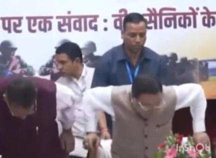 देहरादून: ऑपरेशन सिंदूर की सफलता पर आयोजित संवाद कार्यक्रम में सीएम धामी ने वीर सैनिकों से किया संवाद