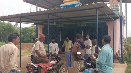 ಚಿತ್ರದುರ್ಗ: ಆಲಘಟ್ಟ ಗ್ರಾಮದಲ್ಲಿ ಲೈಟ್ ಆಫ್ ಮಾಡಿ ದೇವಸ್ಥಾನದ ಹುಂಡಿ ಕಳ್ಳತನ