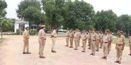 बागपत: SP सूरज कुमार राय ने परेड की सलामी लेकर बागपत पुलिस लाइन का किया निरीक्षण