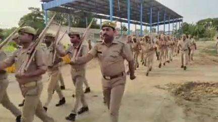 भिनगा: पुलिस लाइन भिनगा में SP ने परेड की ली सलामी, PRV वाहनों, शस्त्रागार सहित विभिन्न इकाइयों का किया निरीक्षण