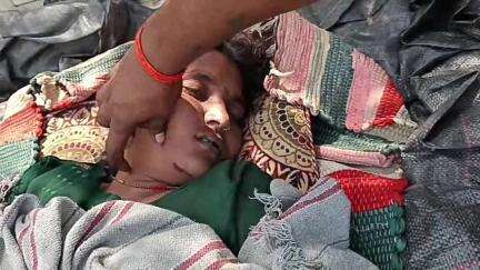 एटा: गांव नगला जसराम में विद्युत करंट की चपेट में आने से 28 वर्षीय महिला की हुई मौत, मायके पक्ष ने हत्या का लगाया आरोप