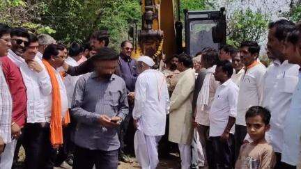 सेनगाव: पानकनेरगांव येथे शेत-पांदण रस्त्याचा भुमीपूजन सोहळा संपन्न