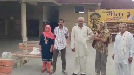 सतनाली: महेंद्रगढ़ के सतनाली बस स्टैंड पर बसें नहीं मिलने से यात्री परेशान