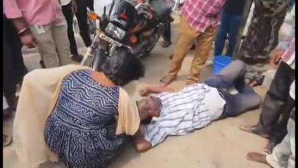 పట్టణంలోని నగరి వీధిలో మెట్లపై జారిపడి సీనియర్ పాత్రికేయుడు మృతి