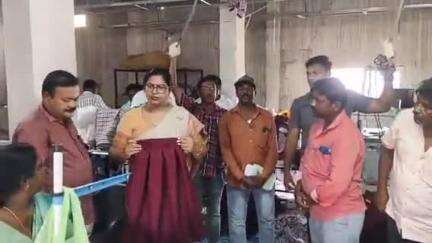 నిర్మల్: ప్రభుత్వ విద్యా సంస్థల్లో చదివే విద్యార్థులకు అందించే ఏకరూప దుస్తుల తయారీని వేగవంతం చేయాలి: కలెక్టర్‌ అభిలాష అభినవ్