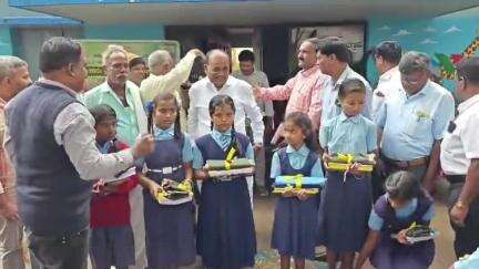 ಚಾಮರಾಜನಗರ: ವಿದ್ಯೆಯಿಂದ ಸಾಧನೆ ಸಾಧ್ಯ: ನಗರದಲ್ಲಿ ಶಾಸಕ ಪುಟ್ಟರಂಗಶೆಟ್ಟಿ