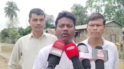 সোণাৰি: ঐতিহাসিক নাহৰ আলি জৰাজীৰ্ণ পথ নিৰ্মাণৰ বাবে সোণাৰিত দাবী জনালে অসম জাতীয়তাবাদী যুৱ ছাত্ৰ পৰিষদৰ জিলা সম্পাদকে