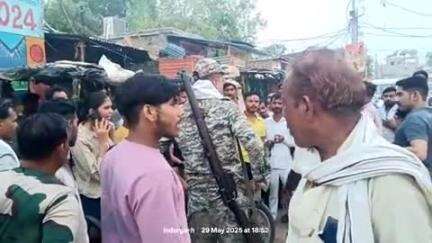इंदरगढ़: भांडेर तिराह पर युवक ने ई-रिक्शा चालक से की मारपीट, सिर में आई चोट, पुलिस ने मामला दर्ज किया