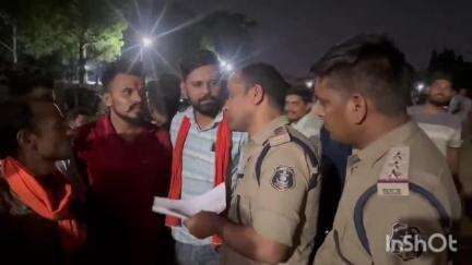 दुर्ग: दुर्ग के रायपुर नाका में गुरुवार देर रात धर्मांतरण के मुद्दे पर जमकर बवाल, घर के अंदर प्रार्थना सभा के आड़ में धर्मांतरण