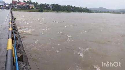 പട്ടാമ്പി: ഭാരതപ്പുഴയിൽ ജലനിരപ്പ് ക്രമാതീതമായി ഉയർന്നു, തീരപ്രദേശത്തുള്ളവർ ജാഗ്രത പാലിക്കുക