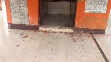 चकिया: खरौझा गांव के हिनौती में चोरों ने मंदिर से मुकुट समेत हजारों का माल किया चोरी, पुलिस जांच में जुटी
