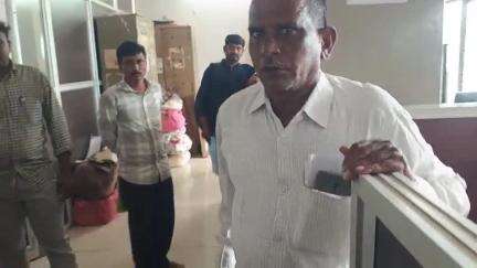 పెద్దపల్లి: ప్రభుత్వ భూమి ఇవ్వలేం, ఆ వృద్ధుడిని డబ్బులు నేను అడగలేదు: పెద్దపల్లి ఆర్ఐ రాజిరెడ్డి
