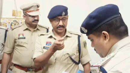 जांजगीर: नव पदस्थ पुलिस अधीक्षक विजय कुमार पाण्डेय ने थाना कोतवाली जांजगीर का किया वार्षिक निरीक्षण
