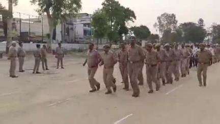 बदायूं: वरिष्ठ पुलिस अधीक्षक ने रिजर्व पुलिस लाइन में शुक्रवार की परेड की ली सलामी