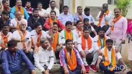 ಚಿಕ್ಕಮಗಳೂರು: ನಗರದಲ್ಲಿ ಕಪ್ಪು ಪಟ್ಟಿ ಧರಿಸಿ ಬಿಜೆಪಿಯಿಂದ ಪ್ರತಿಭಟನೆ ರಾಜ್ಯ ಸರ್ಕಾರದ ವಿರುದ್ಧ ಆಕ್ರೋಶ