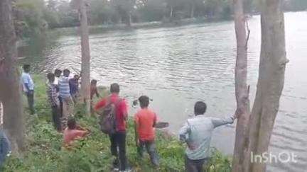 পুরুলিয়া ২: পুরুলিয়ার ঐতিহ্যবাহী সাহেব বাঁধে ভাসছে মরা মাছ ছড়াচ্ছে দুর্গন্ধ বিষয়টি নিয়ে ক্ষুব্ধ এলাকার মানুষ #jansamasya