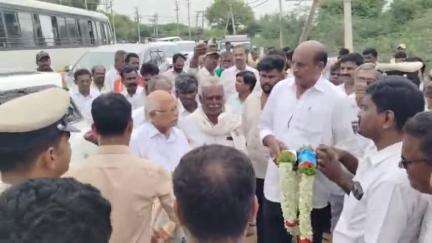 ಚಳ್ಳಕೆರೆ: ಏಳು ಬಾರೀ ಶಾಸಕನಾಗಿರುವ ನನಗೆ ಮಂತ್ರಿಯಾಗುವ ಎಲ್ಲಾ ಅರ್ಹತೆಯಿದೆ:ಮನುಮೈಯ್ಯನಹಟ್ಟಿಯಲ್ಲಿ ಶಾಸಕ ಎನ್ ವೈ ಗೋಪಾಲಕೃಷ್ಣ