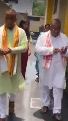कानपुर: प्रधानमंत्री नरेंद्र मोदी कानपुर एयरपोर्ट चकेरी पहुंचे, आतंकी हमले में मारे गए शुभम द्विवेदी के परिवार से मिले