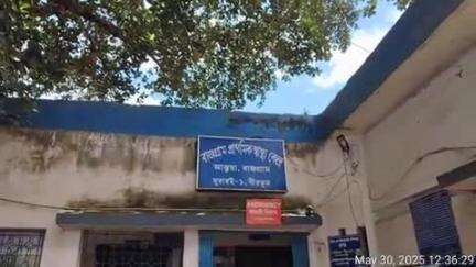 মুরারই ১: সন্তোষপুর গ্রামে বিদ্যুৎস্পৃষ্ট হয়ে আহত ব্যক্তি, নিয়ে যাওয়া হল রাজগ্রাম প্রাথমিক স্বাস্থ্যকেন্দ্রে