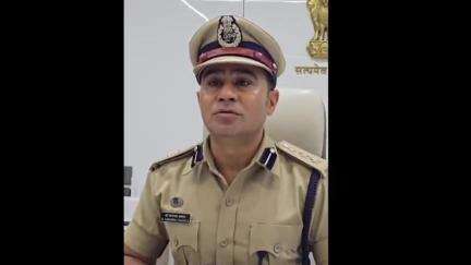 વલસાડ: જિલ્લા પોલીસ વડાએ મીડિયાના માધ્યમથી સોશિયલ મીડિયામાં જોખમી સ્ટંટ ન કરવા બાબતે એસપી કચેરીથી વિગત આપી