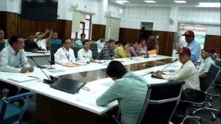 रुद्रप्रयाग: जिला कार्यालय सभागार में जिला सैनिक कल्याण परिषद की बैठक आयोजित, पूर्व सैनिकों ने उठाईं क्षेत्रीय समस्याएं