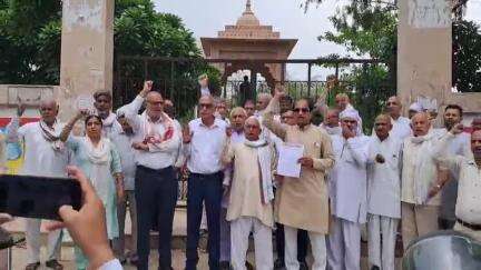 भिवानी में 13 दिसम्बर , 2023 में संसद भवन नई दिल्ली  के पास बेरोजगारी के विरुद्ध नारे लगाने वाले छात्रों की रिहाई की मांग