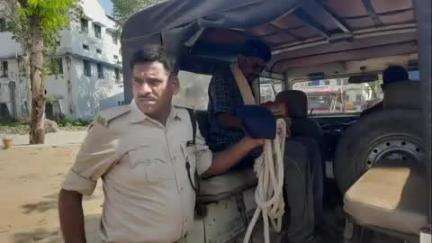 बिहार: बिहार थाना पुलिस ने खैराबाद नौआ टोली से 6 लीटर अवैध शराब के साथ एक आरोपी को गिरफ्तार किया