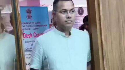 করিমগঞ্জ: শ্রীভূমির জেলাশাসকের কনফারেন্স হলে পর্যালোচনা সভার আয়োজন, উপস্থিত রাজ্যের 2 মন্ত্রী