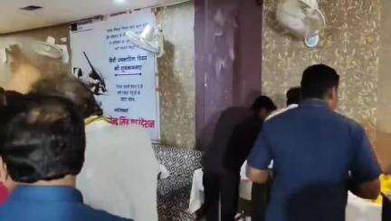 गोटेगांव: श्रेया होटल में मणिनागेंद्र सिंह फाउंडेशन द्वारा हिन्दी पत्रकारिता दिवस पर पत्रकारों का सम्मान