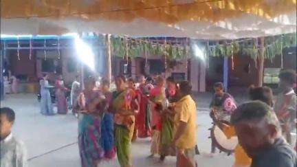 வேடசந்தூர்: சுள்ளெறும்பு, சுக்காம்பட்டி, பழையகோட்டை கிராமங்களை சேர்ந்த ஸ்ரீ துர்க்கை அம்மன் கோவில் திருவிழா