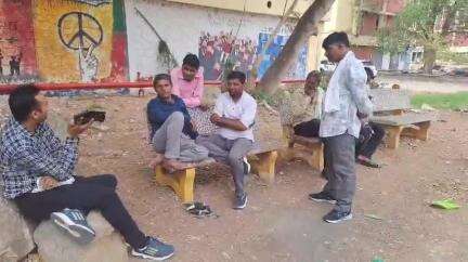 झांसी: पच्चर गांव में नदी किनारे आम बिनते वक्त पैर फिसलने से नदी में गिरा युवक, मेडिकल कॉलेज में इलाज के दौरान हुई मौत