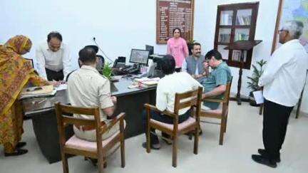 झुंझुनू: राजस्थान लोक सेवा आयोग (RPSC) के सदस्य कर्नल केसरी सिंह झुंझुनू दौरे पर पहुंचे, डीपीसी बैठक की अध्यक्षता की