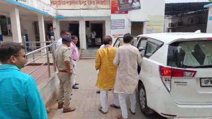 निवाड़ी: केंद्रीय मंत्री वीरेंद्र कुमार खटीक ने CHC निवाड़ी के ऑक्सीजन प्लांट का किया निरीक्षण; MLA, कलेक्टर व SP रहे मौजूद