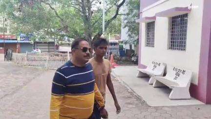 खंडवा नगर: 4 साल से फरार चल रहे स्थायी वारंटी को कोतवाली थाने में पदस्थ प्रधान आरक्षक ने पकड़ा, न्यायालय में किया पेश
