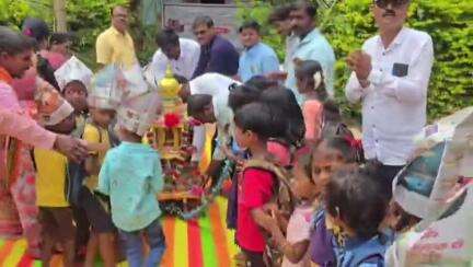ಬಾದಾಮಿ: ಕೆರಕಲಮಟ್ಟಿ ಗ್ರಾಮದಲ್ಲಿ ವಿದ್ಯಾರ್ಥಿಗಳ ಹೆಸರಲ್ಲಿ ಠೇವಣಿ ಇಡುವ ಮೂಲಕ ಸರ್ಕಾರಿ ಶಾಲೆ ಪ್ರಾರಂಭ
