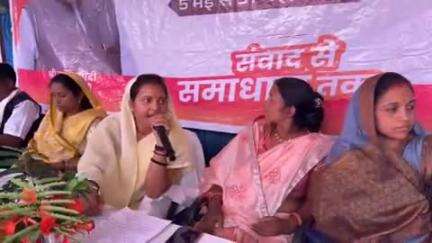 सूरजपुर: मंत्री लक्ष्मी राजवाड़े ने पेयजल संकट व सौर ऊर्जा से जुड़ी समस्याओं की शिकायत पर लगाई फटकार