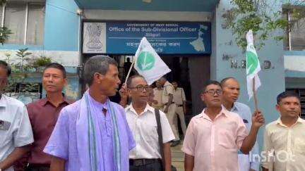 মাটিগাড়া: ছয় দফা দাবি নিয়ে শিলিগুড়ি মহকুমা শাসকের কার্যালয়ে স্মারকলিপি প্রদান KPP এর