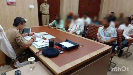गोरखपुर: SSP गोरखपुर ने अपने कार्यालय में आए फरियादियों की समस्याएं सुनीं, त्वरित निस्तारण के संबंध में दिए निर्देश
