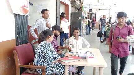 હાલોલ: બસ સ્ટેન્ડ ખાતે આરોગ્ય વિભાગ દ્વારા બ્લડ પ્રેશર અને ડાયાબિટીસના જાગૃતિ અંતર્ગત ફ્રી ચેક અપ કેમ્પ યોજાયો