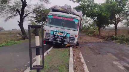 चांदूर बाजार: राष्ट्रीय महामार्गावरील खेड फाट्याजवळ भरधाव वेगातील टिप्पर चा अपघात