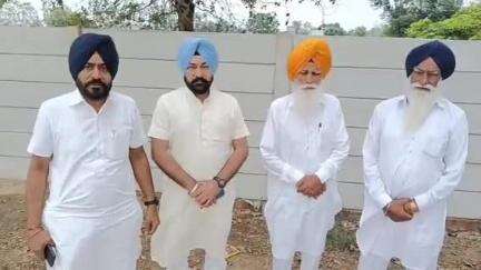 ਬਰਨਾਲਾ: ਪਿਛਲੇ ਦਿਨੀ ਵੱਡੇ ਰਾਜਨੀਤਿਕ ਲੀਡਰ ਸੁਖਦੇਵ ਸਿੰਘ ਢੀਂਡਸਾ ਜੀ ਦੇ ਅਕਾਲ ਚਲਾਣਾ ਤੋਂ ਬਾਅਦ ਬਰਨਾਲਾ ਵਿੱਚ ਸਾਥੀਆਂ ਵੱਲੋਂ ਪ੍ਰਗਟਾਇਆ ਗਿਆ ਦੁੱਖ