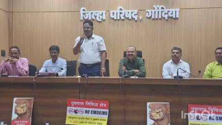 गोंदिया: 'मी कापडी पिशवीचाच वापर करेन', स्वर्गीय वसंतराव नाईक जिल्हा परिषद सभागृहात कर्मचाऱ्यांनी घेतली शपथ
